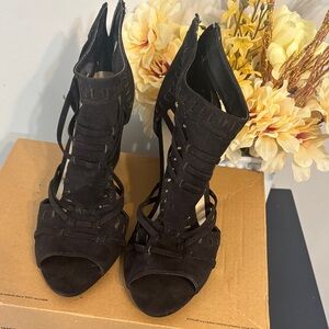 Toi et Moi Black Strappy Wedges